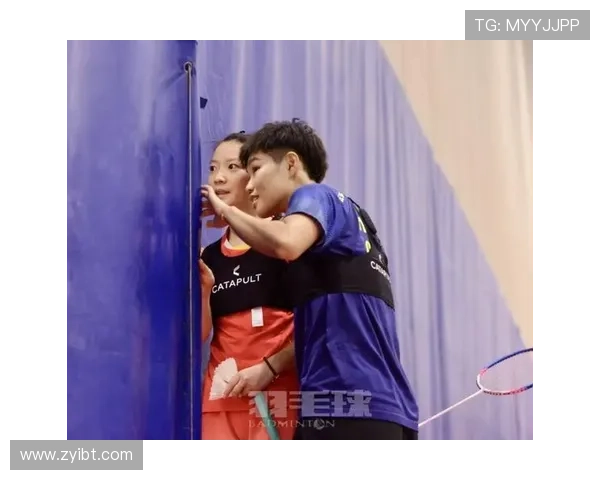 武汉羽毛球队与杭州羽毛球队赛后复盘团队协作的成功与不足分析 武汉羽毛球队与杭州羽毛球队赛后复盘团队协作的成功与不足分析