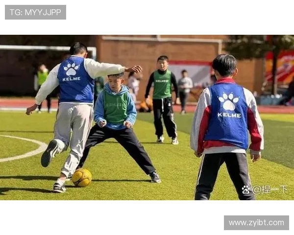 小朋友的梦想之路如何从校园足球走向世界足球明星的辉煌旅程